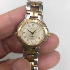 Đồng hồ nữ hiệu Seiko exelline cỡ mặt nhỏ 24mm. Dây demi. Si tuyển Nhật