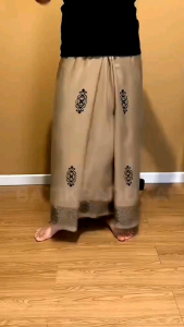 Sarung Batik Sarang Tawon & Sarung Batik Pekalongan: Desain dan Aksesoris