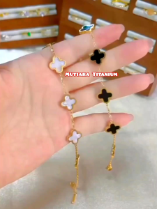 Gelang Motif bunga warna warni empat kelopak gelang titanium anti karat