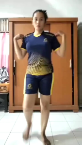 BAJU BOLA FUTSAL  VOLI BADMINTON TERMURAH  SETELAN JERSEY PRIA WANITA TERBARU GRATIS SABLON