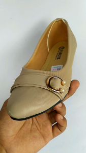 Sepatu flatshoes wanita terlaris sepatu flatshoes cewek terbaru sepatu flat shoes perempuan kekinian sepatu flat shoes famore