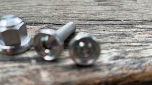 ชุดสเตพักเท้าW125R/S ตัวเมียหัวปิด พร้อมน็อตสเตตัวผู้2ตัว 1ชุด4ตัว ราคาชุดละ รับประกันงานสวย