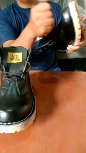 Sepatu Safety Pria Kulit Sapi AGLs Ujung Besi & Steel Toe Cap
