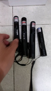 red purple green laser pointer jarak jauh senter laser hijau merah ungu presentasi laser penunjuk mainan kucing laser hijau variasi kunci pengaman