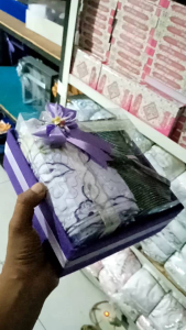 Hampers Terlaris alat sholat wanita ukuran box 19x19x12 sajadah mukena bahan terbaik tasbih sesuai gambar