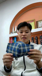 SỈ 10 Khẩu Trang Vải Người Lớn 3 Lớp - Chống Nắng và Bụi Mịn họa tiết Kẻ ngẫu nhiên có thể giặt tái sử dụng (giao màu ngẫu nhiên)