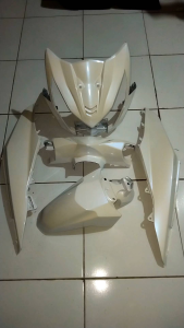 cover body full halus beat fi putih lembayung biru body halus motor Honda beat fi tahun 2013-2015