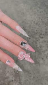 Nail box thiết kế nơ hồng thủ công
