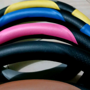 Mitsubishi Mirage Sarung Setir Cover Stir Ayla Brio Datsun Go dll siz M\\n\\nPada artikel ini, kita akan membahas tentang sarung setir mobil ukuran M yang cocok untuk berbagai merek mobil seperti Mitsubishi, Ayla, Brio, dan Datsun Go. Kami akan membahas tentang pilihan sarung setir berkualitas tinggi, pentingnya memiliki sarung setir berkualitas, cara memilih sarung setir yang tepat, serta cara instalasi sarung setir dengan mudah.\\n\\n Pilihan Sarung Setir Mitsubishi Mirage\\n\\nUntuk mobil Mitsubishi Mirage, ada berbagai pilihan sarung setir berkualitas tinggi yang tersedia di pasaran. Anda dapat memilih sarung setir yang sesuai dengan kebutuhan dan preferensi Anda. Sarung setir ini tidak hanya menambah estetika interior mobil Anda, tetapi juga memberikan perlindungan tambahan pada setir mobil Anda.\\n\\n Sarung Setir Berkualitas untuk Ayla, Brio, Datsun Go, dll\\n\\nSelain sarung setir Mitsubishi Mirage, ada juga sarung setir berkualitas tinggi yang cocok untuk mobil Ayla, Brio, Datsun Go, dan lainnya. Sarung setir ini dirancang khusus untuk memberikan perlindungan maksimal pada setir mobil Anda serta meningkatkan kenyamanan saat mengemudi.\\n\\n Mengapa Sarung Setir Berkualitas Tinggi Penting\\n\\nMenggunakan sarung setir berkualitas tinggi memiliki banyak manfaat. Pertama, sarung setir berkualitas tinggi memberikan perlindungan tambahan pada setir mobil Anda, sehingga dapat melindungi setir dari kerusakan akibat gesekan dan goresan. Kedua, sarung setir berkualitas tinggi dapat meningkatkan kenyamanan saat mengemudi, karena biasanya terbuat dari bahan yang lembut dan empuk. Ketiga, menggunakan sarung setir berkualitas tinggi dapat menghemat biaya jangka panjang, karena dapat memperpanjang umur setir mobil Anda.\\n\\n Cara Memilih Sarung Setir yang Tepat\\n\\nUntuk memilih sarung setir yang tepat, ada beberapa hal yang perlu dipertimbangkan. Pertama, pertimbangkan ukuran dan model mobil Anda. Pastikan sarung setir yang Anda pilih sesuai dengan ukuran setir mobil Anda. Kedua, perhatikan kualitas material sarung setir. Sarung setir berkualitas tinggi biasanya terbuat dari bahan yang tahan lama dan mudah dibersihkan. Ketiga, bandingkan harga dan penawaran. Pastikan Anda mendapatkan sarung setir berkualitas tinggi dengan harga yang sesuai.\\n\\n Cara Instalasi Sarung Setir dengan Mudah\\n\\nUntuk menginstal sarung setir dengan mudah, ada beberapa langkah yang perlu diikuti. Pertama, persiapkan semua bahan dan alat yang diperlukan. Kedua, ikuti langkah-langkah instalasi sarung setir dengan hati-hati. Ketiga, berikan tips untuk menjaga kondisi sarung setir agar tetap baik dan tahan lama.\\n\\n1. **Persiapan Sebelum Instalasi**\\n   - Pastikan sarung setir yang Anda beli sesuai dengan ukuran setir mobil Anda.\\n   - Bersihkan setir mobil Anda sebelum menginstal sarung setir.\\n   - Siapkan alat instalasi yang diperlukan, seperti cutter atau gunting.\\n\\n2. **Langkah-Langkah Instalasi Sarung Setir**\\n   - Potong ujung sarung setir sesuai dengan ukuran setir mobil Anda.\\n   - Tempelkan sarung setir pada setir mobil Anda dengan hati-hati.\\n   - Pastikan sarung setir terpasang dengan rapi dan tidak ada bagian yang terlipat atau terkelupas.\\n\\n3. **Tips untuk Menjaga Kondisi Sarung Setir**\\n   - Bersihkan sarung setir secara rutin dengan lap basah.\\n   - Hindari menggunakan bahan kimia yang keras untuk membersihkan sarung setir.\\n   - Jika sarung setir kotor atau rusak, gantilah dengan yang baru.\\n\\nDengan memilih sarung setir berkualitas tinggi dan menginstalnya dengan benar, Anda dapat meningkatkan kenyamanan saat mengemudi serta melindungi setir mobil Anda dari kerusakan. Selamat mencoba!\"