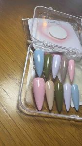Nailsboxtronnhieumau