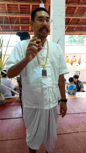 ย.มหารำลึก อาจารย์เฉลิมชัย มณวิเชียร สร้าง แค่ 50 ขวด ขนาด15ซีซี ของดีสายเสน่ก์ราชครูโนราห์แดนใต้ (ใช้ง่ายมีวิธีการใข้แนบไปสำกรับผู้บูชา)