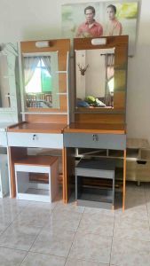 โต๊ะเครื่องแป้ง