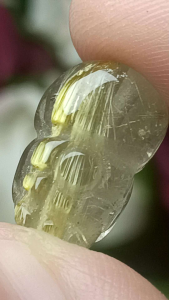 Golden Rutilated Pixiu Bead for bracelet 巴西纯天然钛晶貔貅(通孔) 招正财偏财