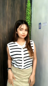 Somi Vest Rajut Salur Knitwear Kancing Wanita