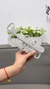 ✳️Ready Stock✳️ Five-Holes Folding Clothes Hanger Portable Travel Hanger 五孔折叠衣架