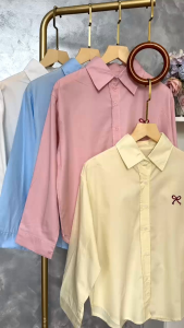 Kemeja Basic Oversize Pita: Pilihan Nyaman untuk Acara Sehari-hari