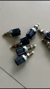 SWITCH REM TOYOTA KIJANGYARIS DAN VIOS ORIGINAL
