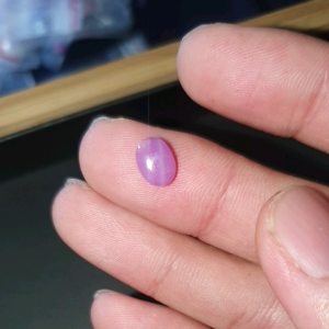 240 (1) ĐÁ SAPHIA hồng nhạt (THIÊN NHIÊN) không xử lý