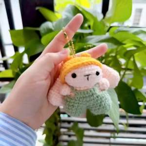 Móc Khóa Thú Bông Len Mặc Đồ Yếm Size Nhỏ 8cmx10cm