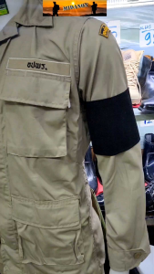 ปลอกแขนดำ ปลอกแขนไว้ทุกข์ สำหรับใส่ชุดปกติขาว ปลอกแขนดำข้าราชการ ขนาด12 Cm*22 Cm. เนื้อกำมะหยี่ แถมเข็มกลัดให้พร้อมใช้งาน