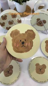 【พร้อมส่ง】🐻 พร้อมส่ง แผ่นรองจาน ชาม แก้ว เซรามิก ลายหมี สุดน่ารัก พร็อพถ่ายรูปน่ารัก ที่รองแก้ว ที่รองจาน ชาม