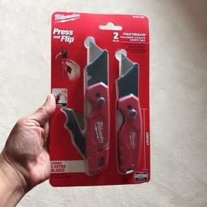 Milwaukee FASTBACK Folding Hand Utility Knife with Blade Storage & Compact Folding Utility Knife with 2 General Purpose Blades (2-Pack)