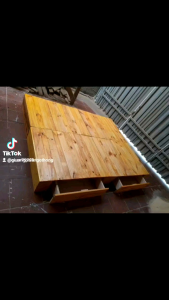 giường pallet gỗ thông cao 20cm(1 bộ 4 tấm.trừ 1mx2m và 1m2x2m chỉ 2 tấm ghép lại)