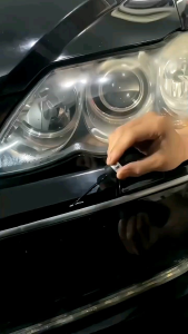 Color Easy Touch Up Paint Pen 2in1 – Solusi Cepat dan Praktis untuk Goresan Mobil Motor