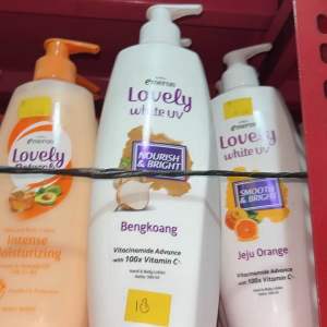 Lovely White UV Hand & Body Lotion 500 ml Varian Bengkuang Jeju Orange Red Pomegrante White Pearl