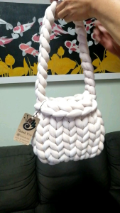 NN กระเป๋าสะพายไหล่ Hobo Chunky No.2 Velvet Marshmallow Bag กระเป๋าถัก กระเป๋าไหมยักษ์แฮนด์เมด