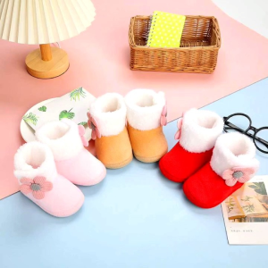 Sepatu Bayi untuk Berjalan: Nyaman, Tahan Lama & Pilihan Prewalker\\n\\n Memilih Sepatu Bayi yang Nyaman\\n\\nMemilih sepatu bayi yang nyaman sangat penting bagi perkembangan kaki anak. Berikut adalah beberapa tips untuk memilih ukuran dan material sepatu bayi yang tepat.\\n\\n Cara Memilih Ukuran yang Tepat\\n\\nUntuk memastikan sepatu bayi pas dan nyaman, ukur panjang kaki bayi sebelum membeli sepatu. Jangan lupa mempertimbangkan ruang untuk pertumbuhan kaki bayi. Pilihlah sepatu dengan sedikit ruang di bagian depan sepatu agar kaki bayi dapat bergerak bebas.\\n\\n Material yang Cocok untuk Kaki Bayi\\n\\nPilihlah sepatu yang terbuat dari bahan yang lembut dan mudah menyerap keringat. Material seperti kulit sintetis atau kain katun adalah pilihan yang baik karena tidak akan mengiritasi kulit bayi.\\n\\n Sepatu Anak Bayi Perempuan: Pilihan Warna & Motif\\n\\nUntuk bayi perempuan, sepatu dengan warna-warna cerah dan motif lucu dapat menjadi pilihan yang menarik. Namun, penting untuk memastikan bahwa model sepatu sesuai dengan usia bayi dan motif tidak mengganggu kenyamanan bayi saat berjalan.\\n\\n Model Sepatu yang Sesuai dengan Usia Bayi\\n\\nBayi yang baru belajar berjalan membutuhkan sepatu yang ringan dan fleksibel. Pilihlah sepatu dengan sol yang empuk dan mudah dibersihkan. Untuk bayi yang sudah bisa berjalan dengan stabil, sepatu dengan sol yang lebih tebal dapat menjadi pilihan yang baik.\\n\\n Tips Memilih Motif yang Tepat\\n\\nMotif pada sepatu bayi perempuan harus disesuaikan dengan usia dan selera bayi. Motif sederhana seperti bunga atau polka dot cocok untuk bayi yang baru belajar berjalan, sedangkan motif yang lebih kompleks seperti karakter kartun atau hewan dapat menjadi pilihan yang menarik untuk bayi yang sudah bisa berjalan dengan stabil.\\n\\n Sepatu Prewalker Bayi: Fungsi & Manfaat\\n\\nSepatu prewalker adalah sepatu khusus yang dirancang untuk membantu bayi belajar berjalan. Berikut adalah beberapa jenis sepatu prewalker dan manfaatnya bagi perkembangan bayi.\\n\\n Mengenal Jenis Prewalker\\n\\nAda beberapa jenis sepatu prewalker yang tersedia di pasaran, seperti sepatu dengan sol empuk, sepatu dengan bantalan di bagian dalam, dan sepatu dengan desain khusus untuk mengurangi risiko cedera saat bayi belajar berjalan.\\n\\n Bagaimana Prewalker Bisa Membantu Anak Belajar Berjalan\\n\\nSepatu prewalker dapat membantu bayi belajar berjalan dengan lebih aman dan nyaman. Sol empuk pada sepatu prewalker dapat memberikan dukungan ekstra bagi kaki bayi saat belajar berjalan, sementara bantalan di bagian dalam sepatu dapat mengurangi risiko cedera pada kaki bayi.\\n\\n Memilih Sepatu Bayi yang Tahan Lama\\n\\nMemilih sepatu bayi yang tahan lama sangat penting agar sepatu dapat digunakan dalam jangka waktu yang lama. Berikut adalah beberapa tips untuk memilih sepatu bayi yang tahan lama.\\n\\n Material yang Tahan Lama\\n\\nPilihlah sepatu yang terbuat dari material yang tahan lama dan mudah dibersihkan. Material seperti kulit sintetis atau kain katun yang dilapisi dengan lapisan anti air dapat menjadi pilihan yang baik.\\n\\n Tips Merawat Sepatu Bayi Agar Awet\\n\\nUntuk menjaga sepatu bayi tetap awet, pastikan untuk membersihkannya secara teratur dan menyimpannya di tempat yang kering dan aman. Jangan mencuci sepatu bayi dengan mesin cuci, karena dapat merusak material sepatu.\\n\\nDengan mempertimbangkan beberapa hal di atas, Anda dapat memilih sepatu bayi yang nyaman, tahan lama, dan sesuai dengan usia bayi. Selamat mencoba!\n}