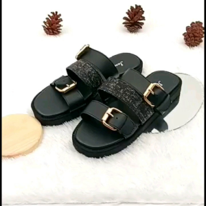 JANITRA OFFICIAL SHOP / Happy Sandal Platform Wanita Ban Tiga Strap Gesper Sendal Wanita Dewasa - Modis dan Nyaman, Terbuat dari Kulit Sintetis (Size 36-40)