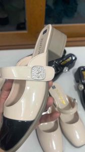 Giày sục quai ngang gót 4cm khuy cạnh vuông