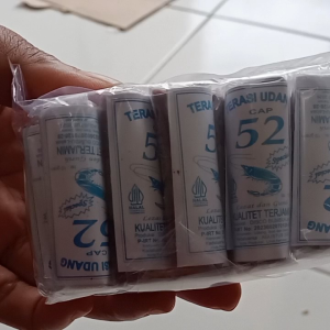 terasi udang cap 52 enak murah 1pack isi 10pc