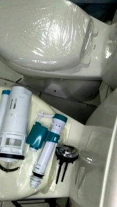 Sparepart closet duduk model kodok Alat closet duduk monoblok Alat tabung closet tombol atas