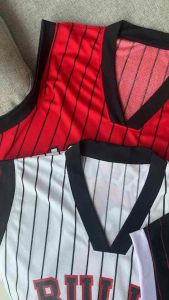 เสื้อบาส เปรียบเทียบระบายอากาศ 42-44 นิ้ว ยาว 29 นิ้ว สำหรับการจัดส่งไว อก