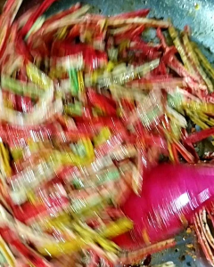 Kerupuk Beton Cikruh: Makanan Viral yang Pedas & Gurih