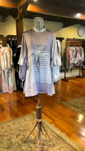 Kirana Tunik by Dian Pelangi LIMITED EDITION Baju Blouse Atasan Kemeja Blus Outfit Ootd Kerja Kantor Casual Formal Pesta Pernikahan Kondangan Lebaran Wanita Hijaber Cantik Anggun Modis Modern Simple Elegan Mewah Model Korea Terbaru Motif Batik Kekinian