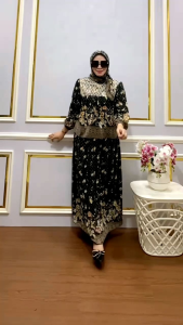 SET HIJAB SEGI EMPAT GAMIS MEWAH TERBARU BAHAN SERUTY BABYDOLL