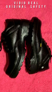 Sepatu Safety Pria Berkualitas Tinggi