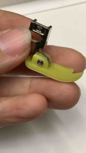 Chân vịt nhựa 2 da máy may gia đình 1 chức năng.