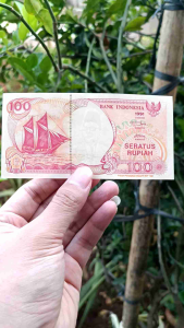 Uang kuno 100 perahu layar benang emas antik 1991