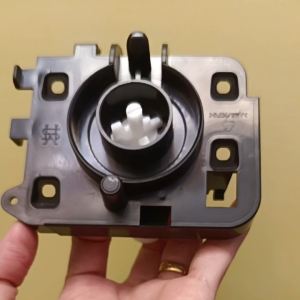 Bracket Pembuangan Mesin Cuci Polytron Model COAK