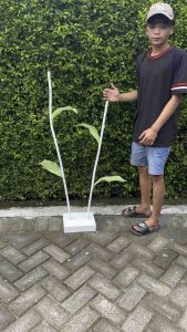 standing bunga giant flower dekorasi pelaminan 2 tangkai tatakan triplek kombinasi daun di tangkainya / giant flower photogrgraphi / bunga hias Aksesoris