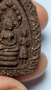 พระตรีกาย หลวงปู่แก้วเกสาโร วัดละหารไร่ ปี ๒๕๑๙ พิมพ์นาคปรกเนื้อว่านแก่น้ำมันงา