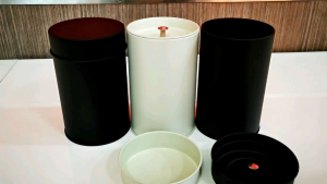 กระป๋องเก็บชาโลหะ2ชั้น 2 สี ขาว L ดำ กระปูชา กระป๋องชา ทรงกระบอก โดย Seiko