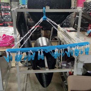 UniGlobal High Quality Heavy Duty Foldable Hanger Easy To Use Space Saver With 32 Clips Big