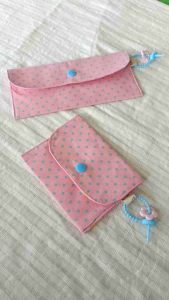 กระเป๋าสตางค์ใส่เหรียญใส่ธนบัตรใส่บัตรแบบติดกระดุมแป๊กใบยาวและใบสั้น