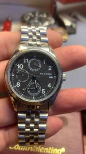 Đồng hồ nam nữ hiệu PHILIP MORRIS QUARTZ size 35mm chạy full 6 kim hai cốt hiển thị 3 lịch thứ ngày tháng khung thép đúc không gỉdây thép không gỉ của ALBA dài 17cm hình thức sản phẩm có xước nhẹchống nước tốt với đáy xoáy kháng nước 5ATM