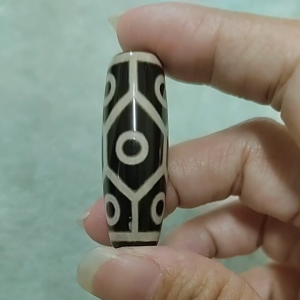 龟甲纹九眼天珠